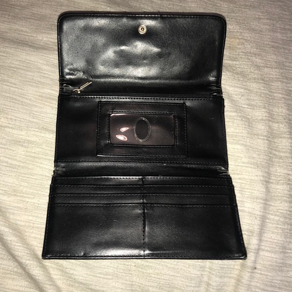 Guess Black Wallet - Picture 3 of 5